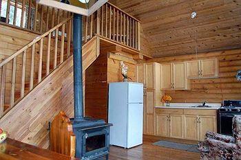 Beaver Lake Mountain Resort Kelowna Bagian luar foto