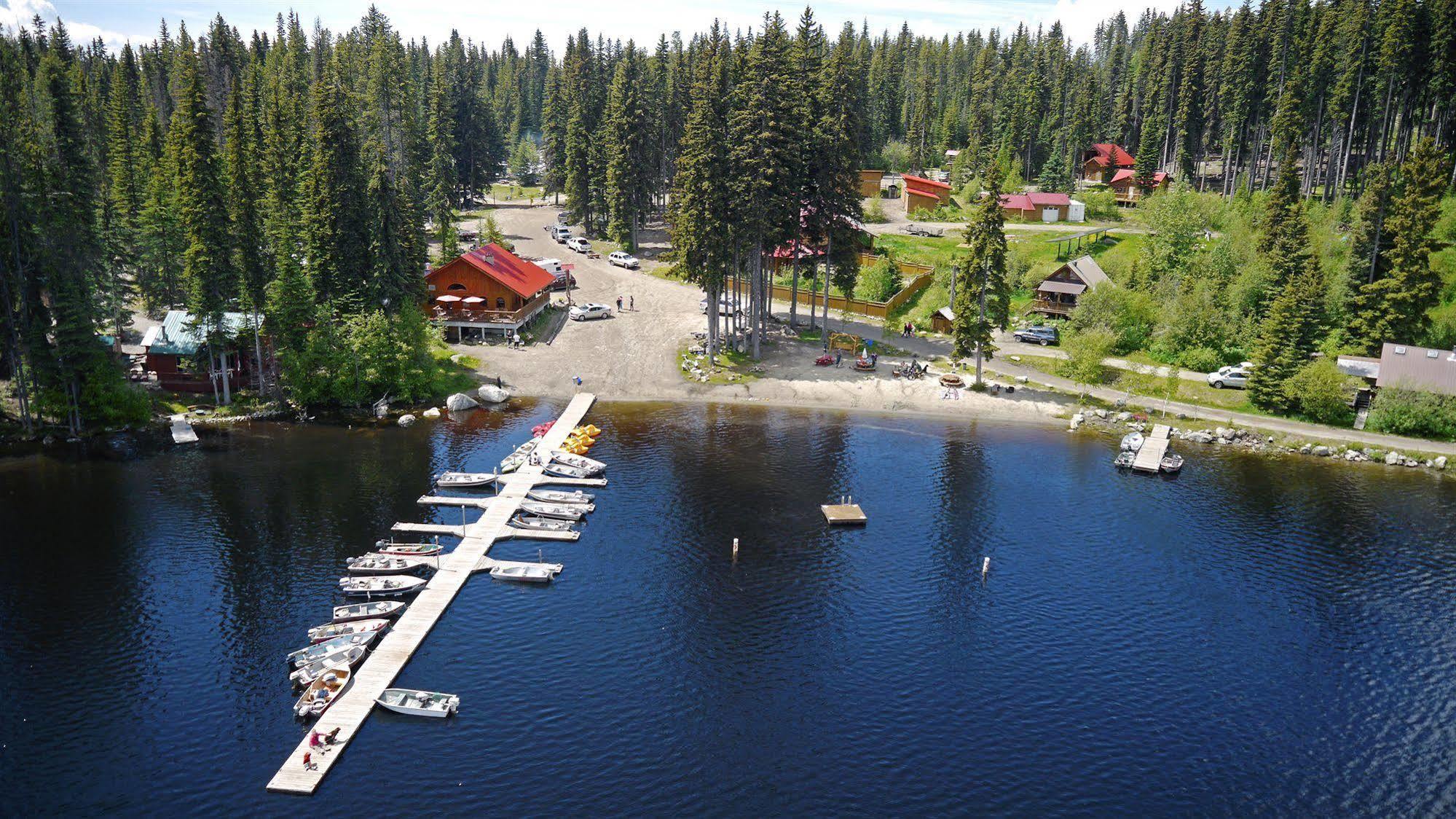 Beaver Lake Mountain Resort Kelowna Bagian luar foto